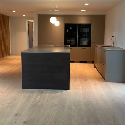 Eik Raw parkett med 22 cm bredde og 3